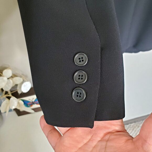 Emanuel Ungaro Womens Blazer Petite Size 8 Black Hidden Button Up Jacket - Picture 8 of 10